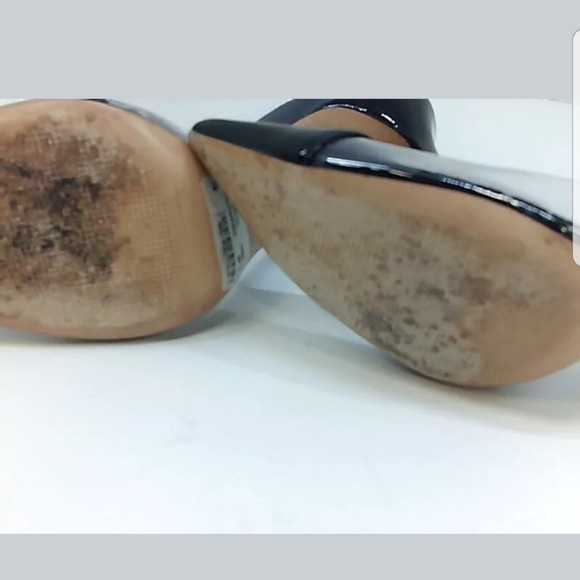 Shoes - Picture 2 of 7